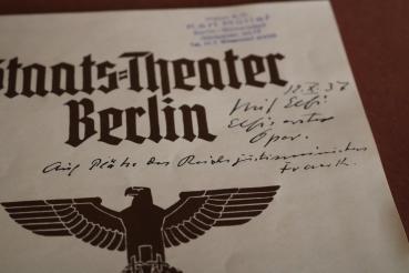 fünf Programmhefte - Staats-Theater Berlin und Volks-Oper teilweise mit Eintrittskarten